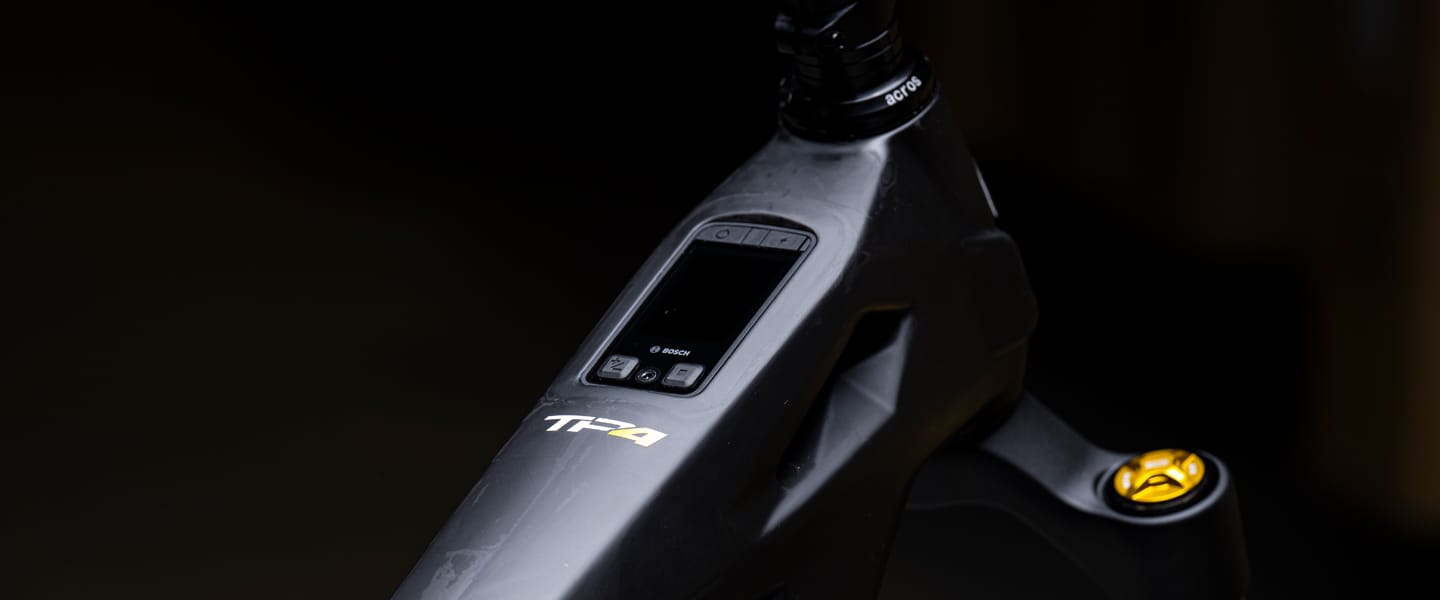 BOSCH KIOX 400CX 6 kiox 400cxTHOK TP4 DREAM KIT - EBIKE STORE
