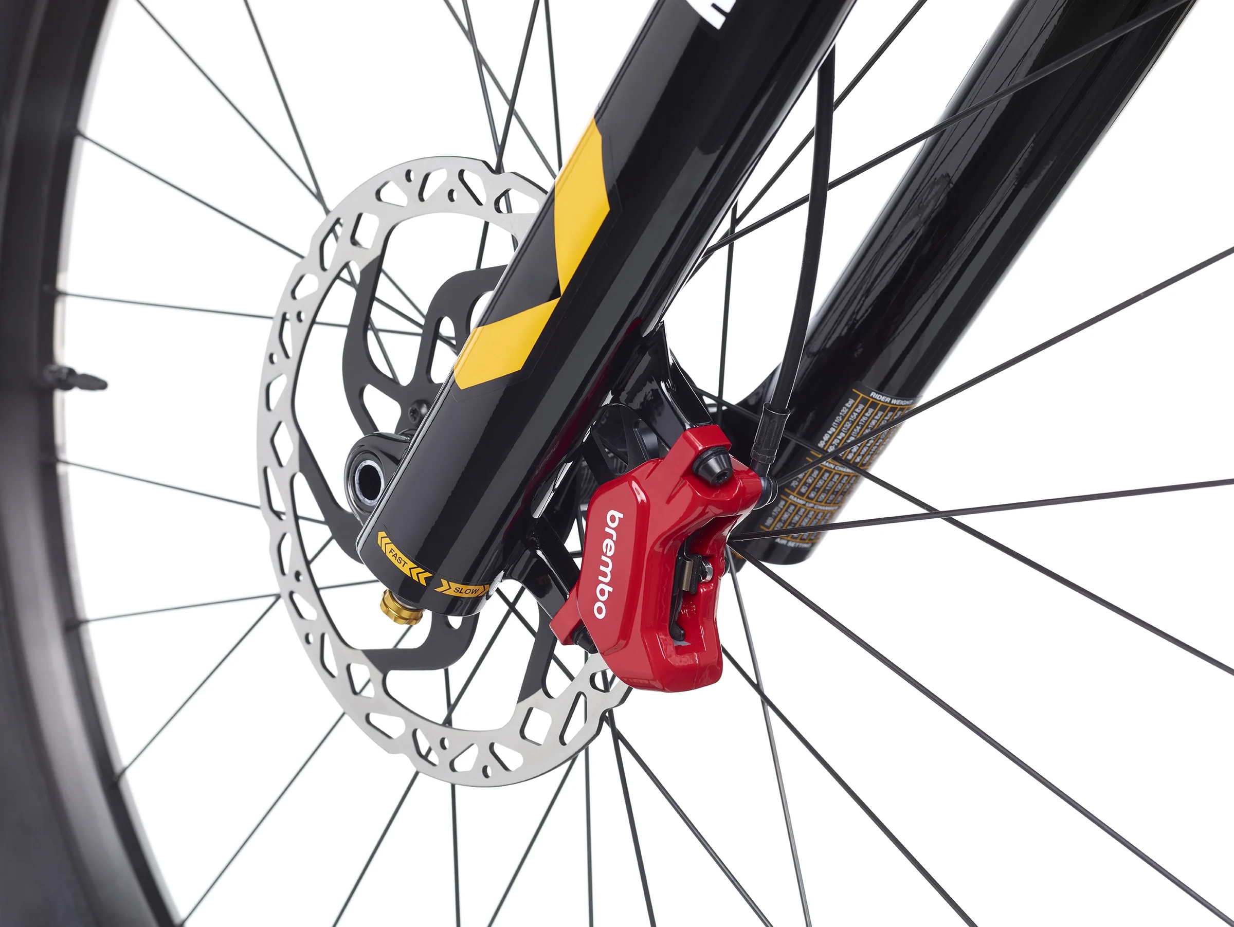 Pinza freno rossa Brembo GR-PRO montata su forcella e-MTB